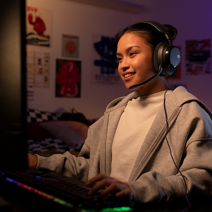 JBL Quantum 120 Over-Ear Wired Headset - Image 3